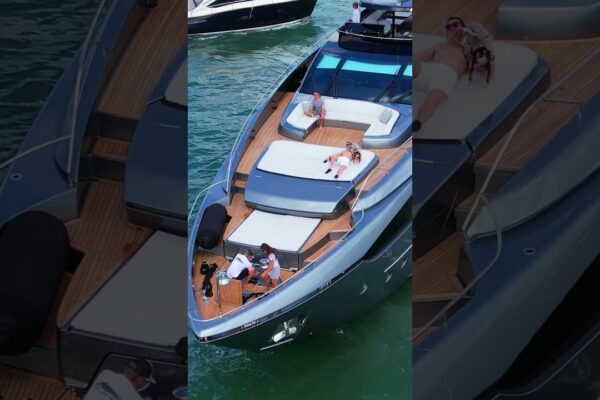 Regele!  #shortrs #boating #miami #florida #hauloverinlet #southflorida #yachting #boats #luxury