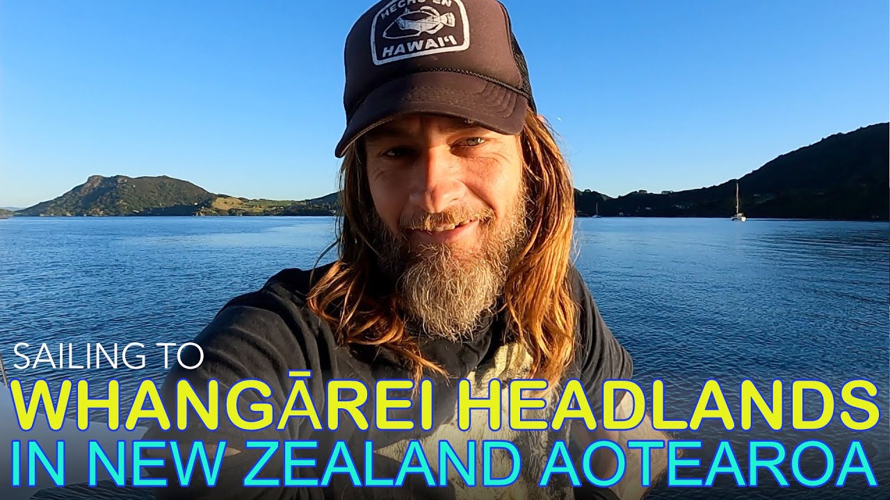 Navigare către Whangarei de la Tutukaka în Noua Zeelandă, pe coasta Northland