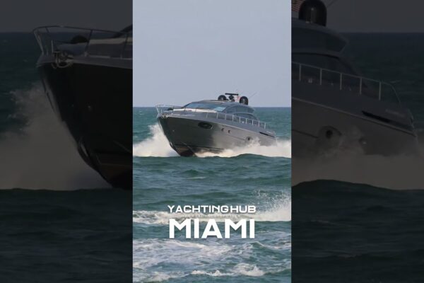 Rachetă!  #shortrs #yacht #miamiyacht