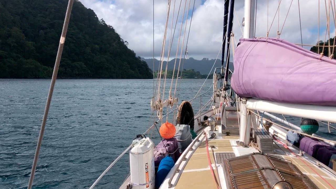Ep 335 |  UN PASAJ FOARTE ROLLY către Insulele Mirodeniilor, Sailing Nutshell, Indonezia