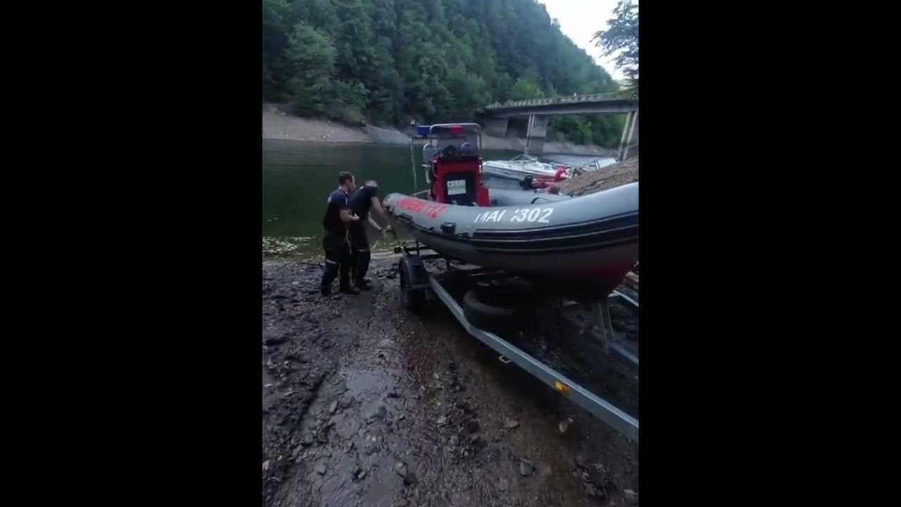 Un bărbat s-a scufundat cu caiacul în Tarnița! (09.09.2023)