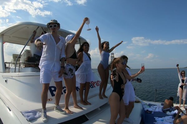 Black Sea Party - Majorat pe yacht, pe mare!