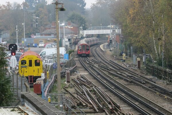 Epping Signal Cabin, Epping Essex, Marea Britanie - Linia Centrală de metrou din Londra |  Railcam LIVE