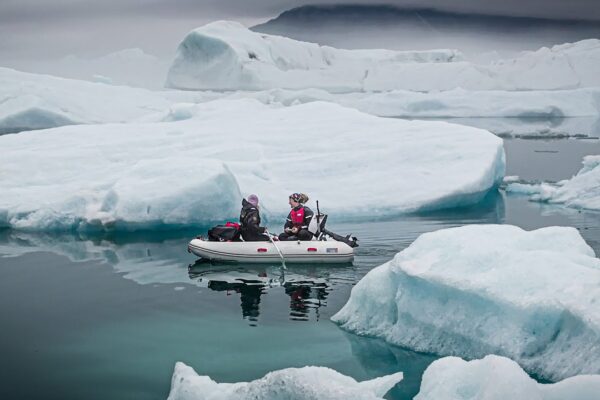 Mini barca.  MEGA Gheață.  Aventura noastră în Alaska îndepărtată!