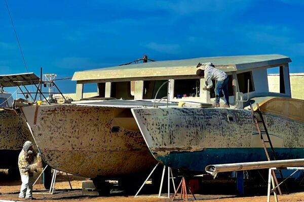 (Ep #12) Reproiectarea trimaranului Insane Sailing „Clădirea mansardei noastre moderne”