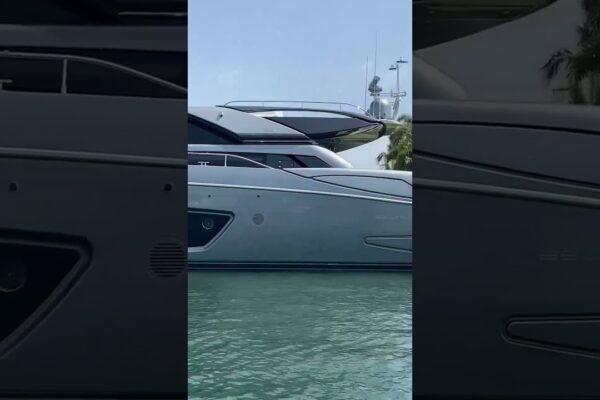 86 domino super#yacht #yachting #yachtlife #yachtworld #luxurylifestyle #short #ocean #86dominosuper