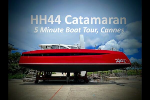 Catamaran cu navigație HH44 Performance - Tur cu barca de 5 minute