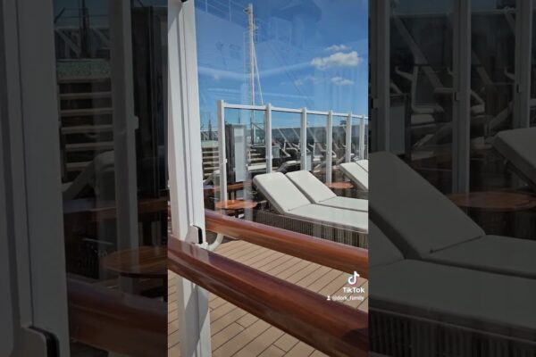 secțiunea de fumat Yacht Club