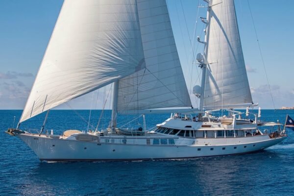 Yacht cu vele MIKADO de vânzare cu Burgess