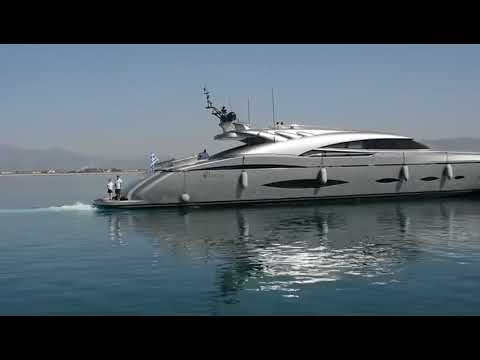 Capsea Yachting - Echipajul de iaht care lucrează la iaht