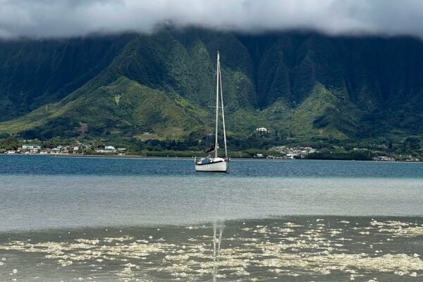 Navigați singur în jurul Hawaii: de la Maui la Oahu