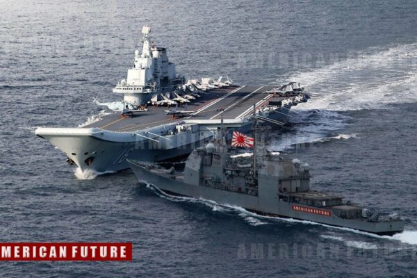 Brutal!  Portavion chinez interceptat de nava de război japoneză în apropierea Mării Chinei de Est