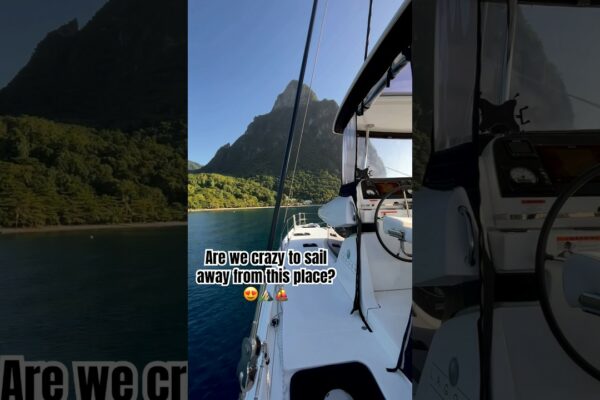 Plecând din Sf. Lucia... unde ar trebui să navigăm mai departe?  ⛵️⛰️ #boatlife #sailing #catamaran #liveaboard #travel