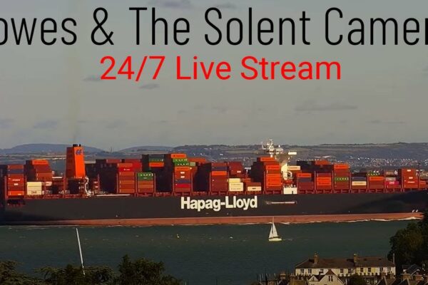 Cowes Camera Live Stream - Vizualizări ale navelor pe The Solent (24/7 Shipspotting Cam Cruise & Container)
