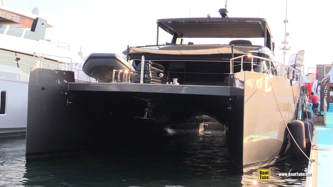 Catamaran cu putere de lux Vision F 80 2022 - Tur walkaround - Festivalul de iahting de la Cannes 2021