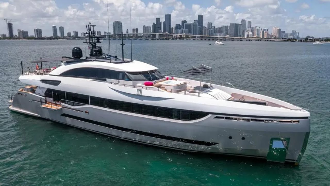 Columbus Yachts 40S Hybrid SuperYacht Tour