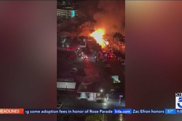 Un incendiu masiv distruge clubul de iaht din anii '60 din Marina del Rey