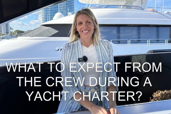 La ce să vă așteptați de la echipaj în timpul unui charter de iahturi?  Povestea Sala Michelle Manfredi |  Barcă mondială