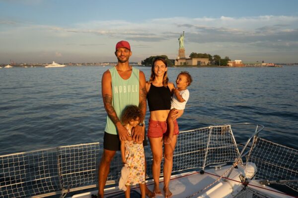 Sailing Family Vizitează New York cu barca cu pânze!