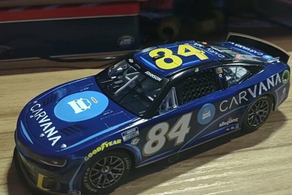 REVIZII NASCAR DIECAST: 2023 #84 Jimmie Johnson Carvana Chevrolet Camaro ZL1 Review