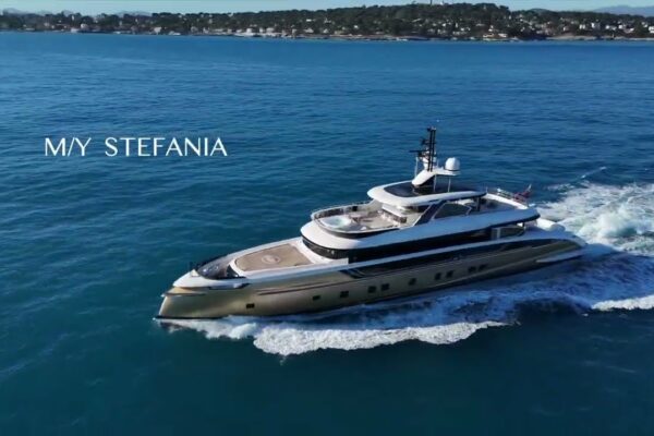 Licitatie Super Yacht STEFANIA - la cererea Agrasc