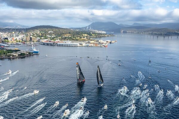 Rolex Sydney Hobart Yacht Race 2023 – Line Honors duel până la ultimul