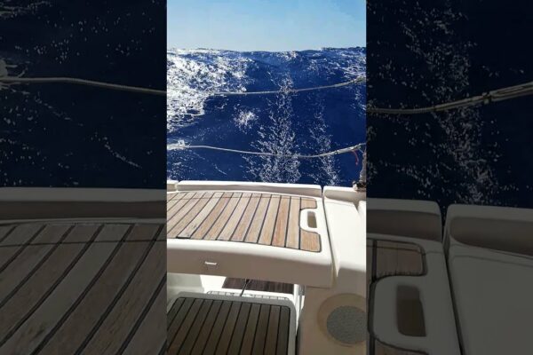 Sailing solo în valuri de 4m în Mediterana, sudul Spaniei, Cabo de Gata