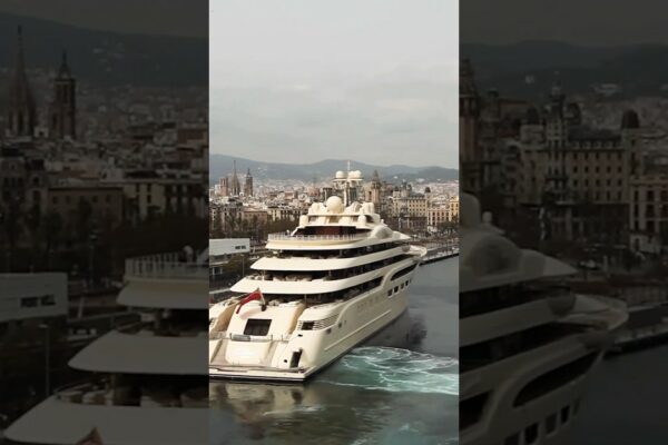 Giant Mega Yacht DILBAR în Barcelona #luxuryyacht