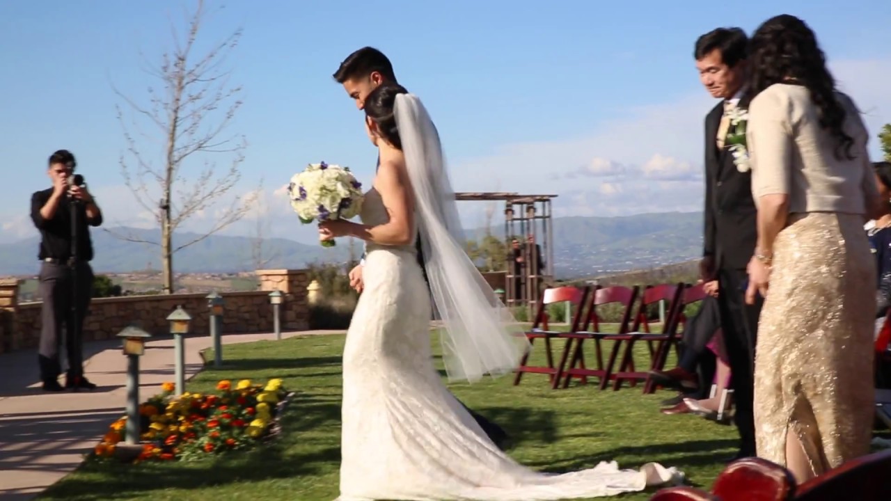 Yay To The Yehs: Videoclipul evidențiat al nunții lui Jen și Vinny