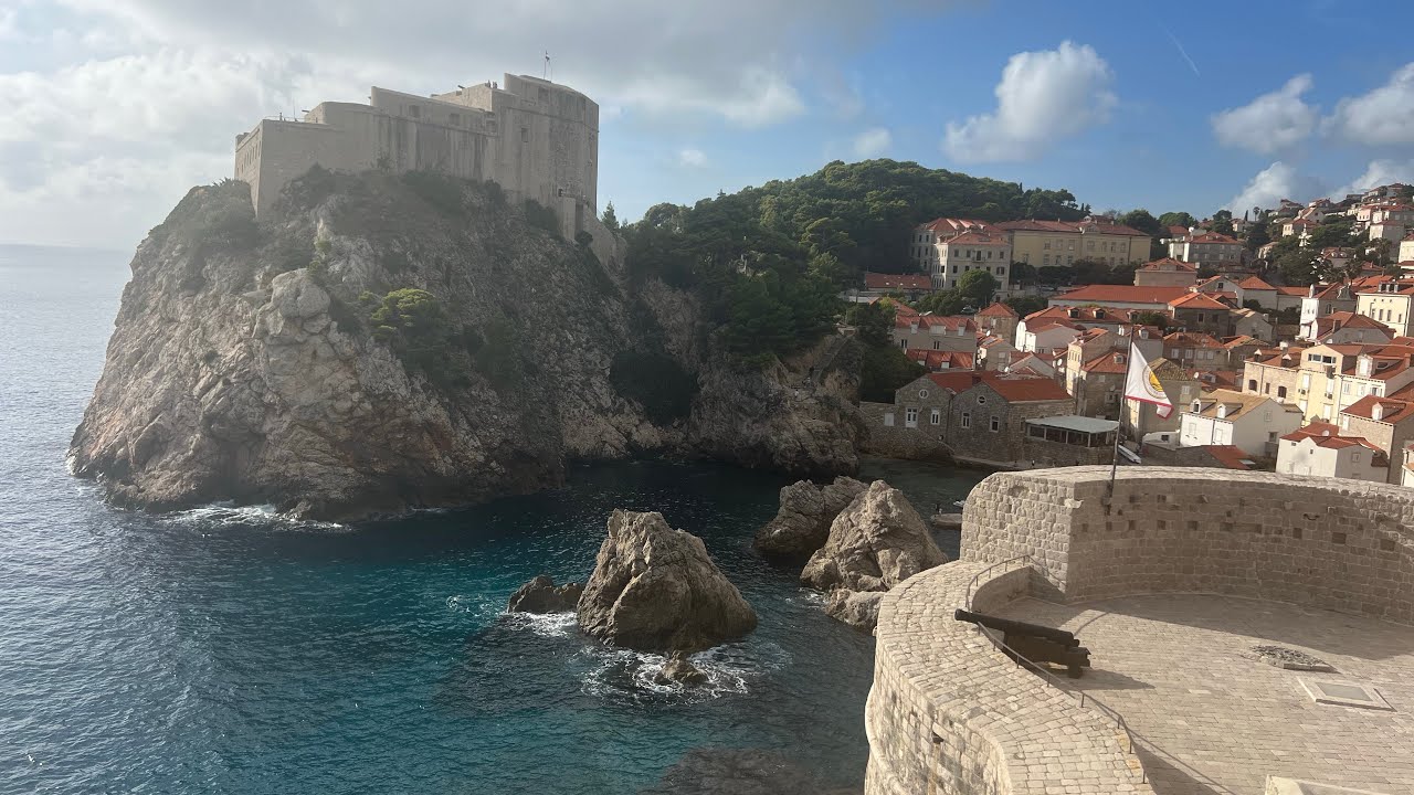 Navigare spre Dubrovnik, navigare prin grijile de check-in și explorarea zidurilor castelului