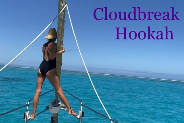 Navigați pe lângă Cloudbreak, Fiji și în insulele Mamanuca.