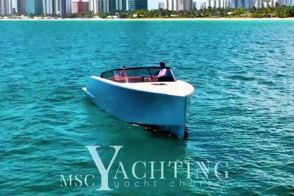 Vandutch 32 Yacht Charter - MSC Yachting Saint-Tropez