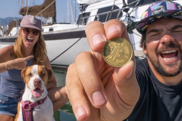 Am cumpărat un SAILBOAT cu BITCOIN!!