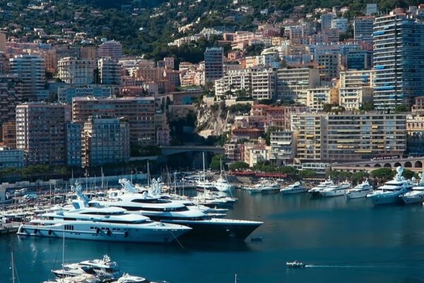 Filmări Cavachi Monaco