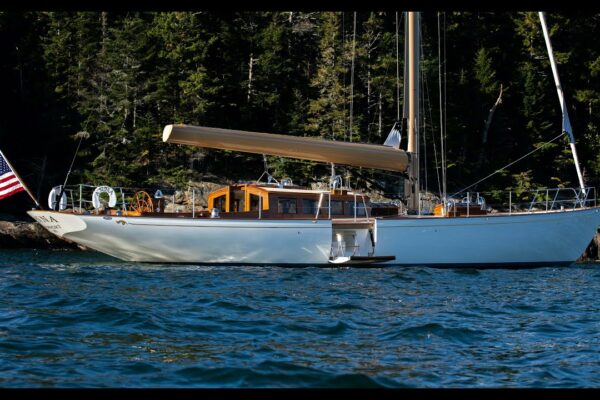 O legendă pe apă - 65 ft. Yacht cu vele Anna