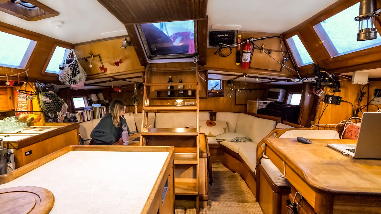 TUR INTERIOR al bărcii noastre de IARNĂ (Alaska)!