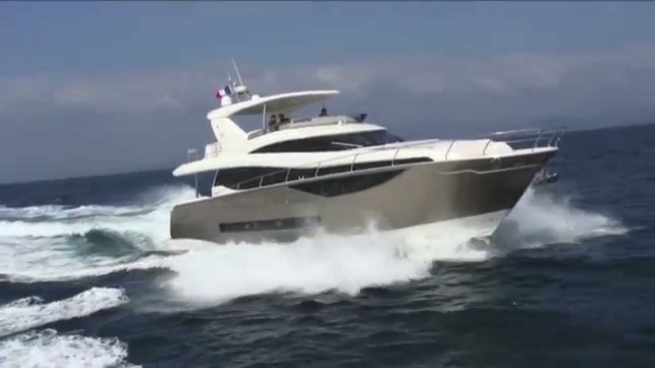 Prestige 750 de la Motor Boat & Yachting