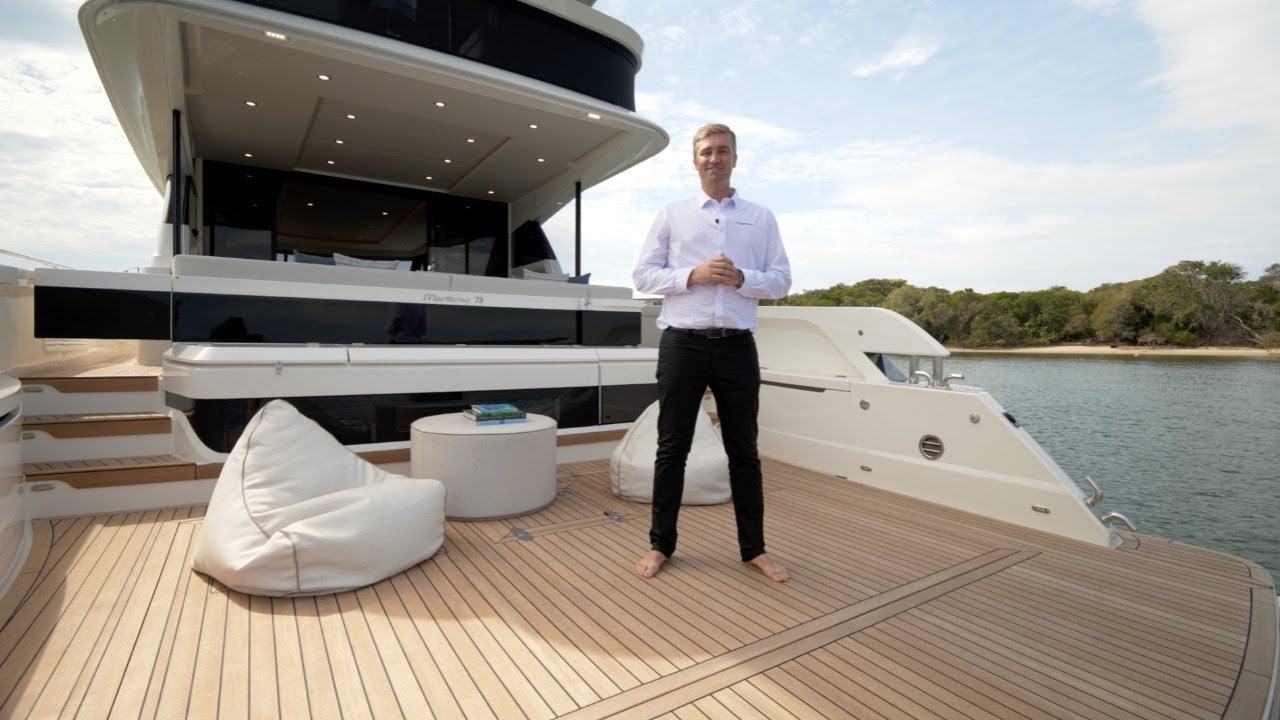 Tur de prezentare a iahtului cu motor Maritimo M75 Flybridge