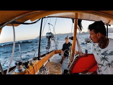 Direcție manuală în condiții SPORTIVE (pilot automat jos)... |  Sailing Sitka Ep 108
