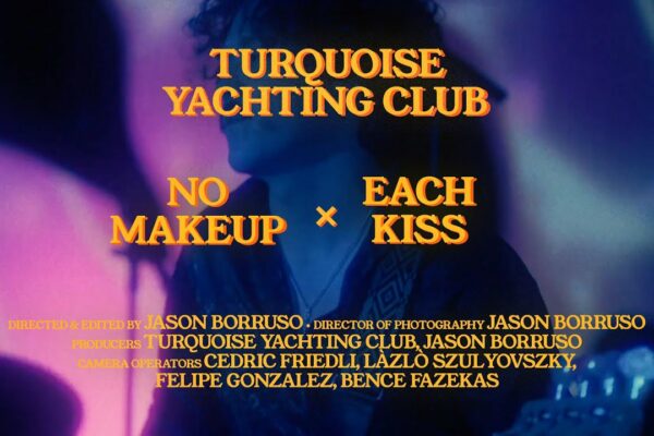Turquoise Yachting Club – No MakeUp x Each Kiss – Live At Le Bourg