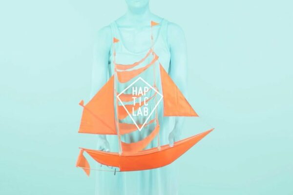 Sailing Ship Kite de Haptic Lab