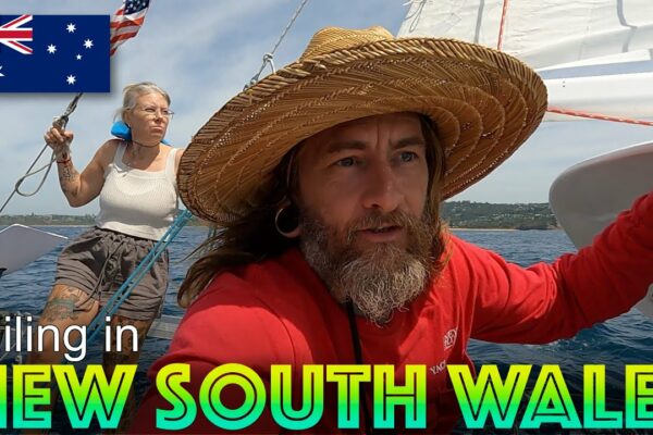 Navigare în New South Wales;  Explorând Australia pe o barcă de epocă de 30 de picioare