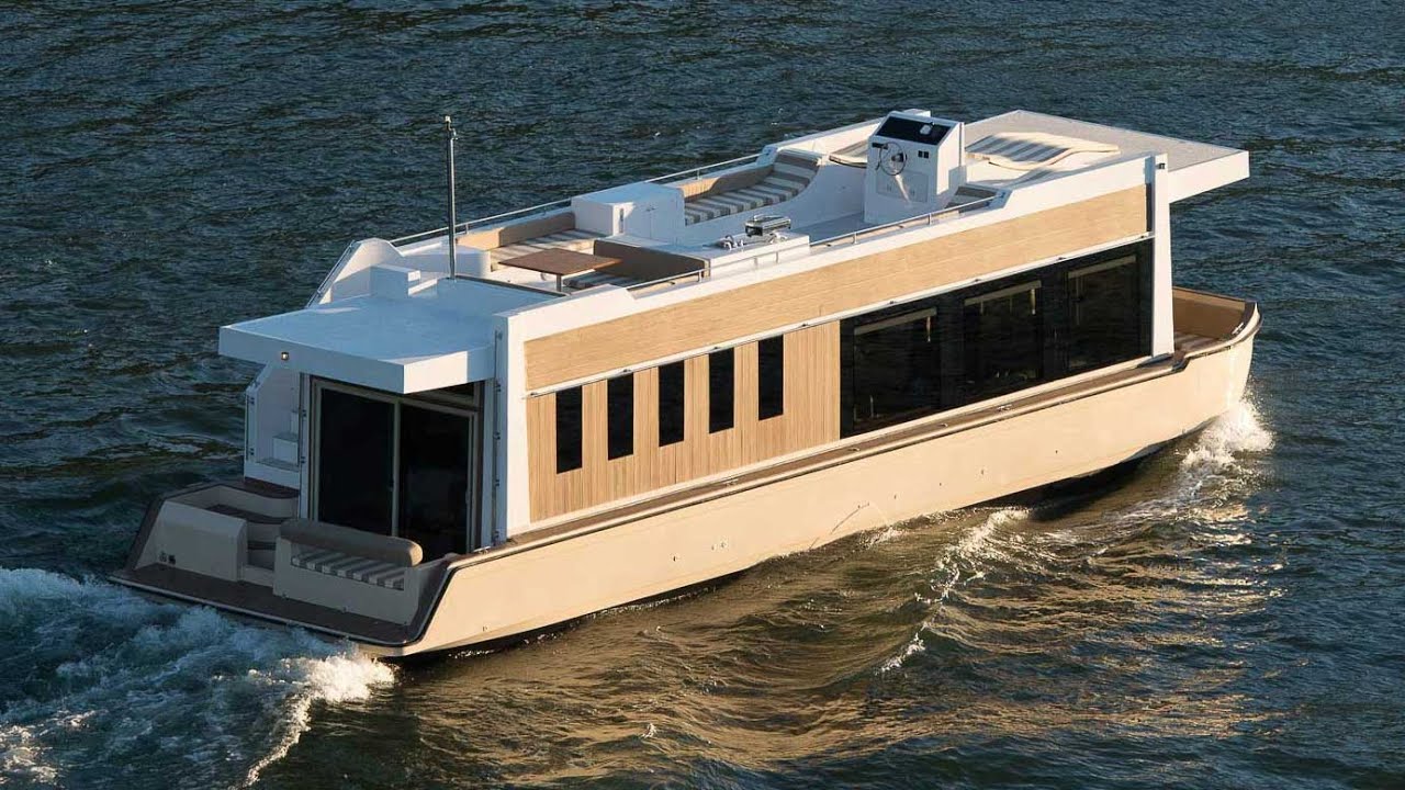 49' Crossover Houseboat: o evoluție în yachting