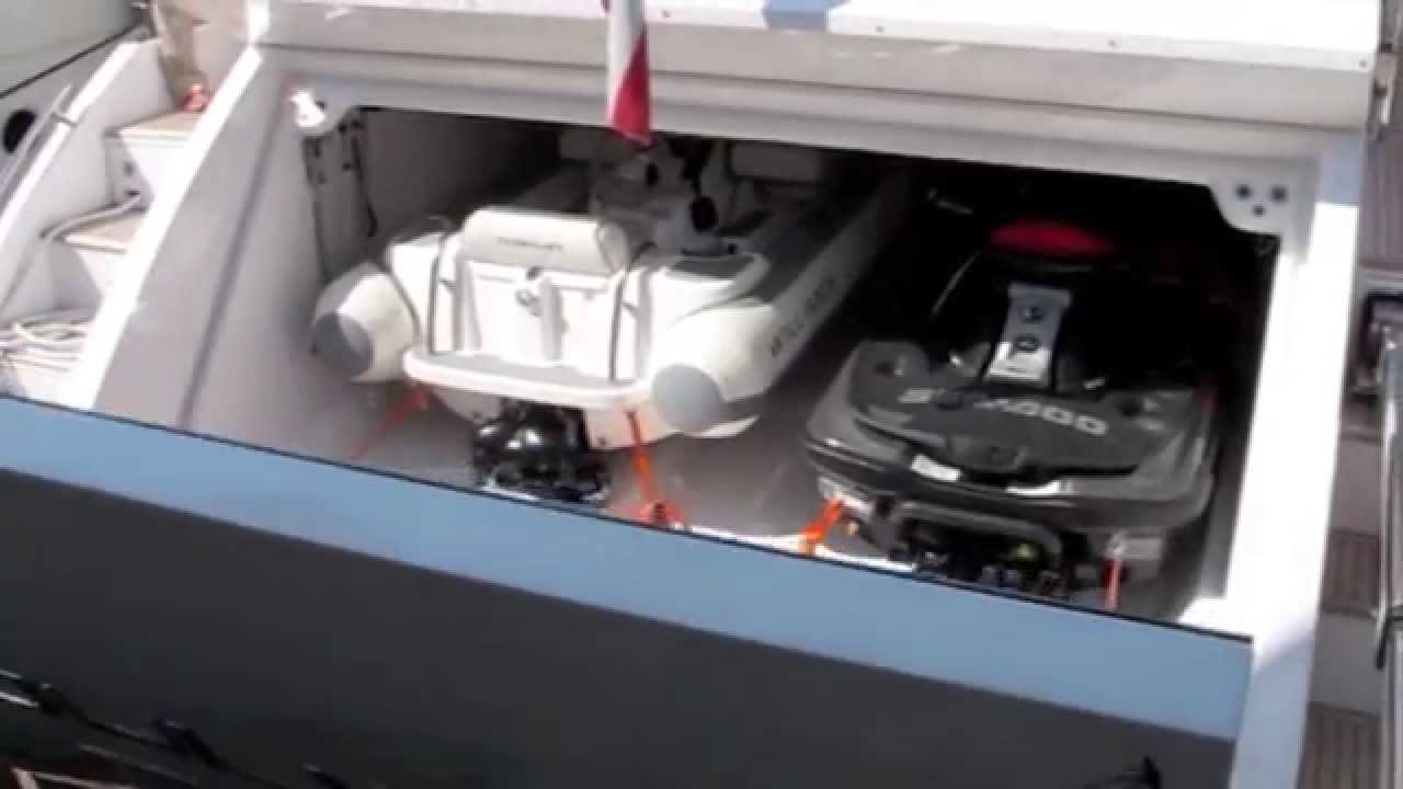 Azimut 77S de la barca cu motor și yachting