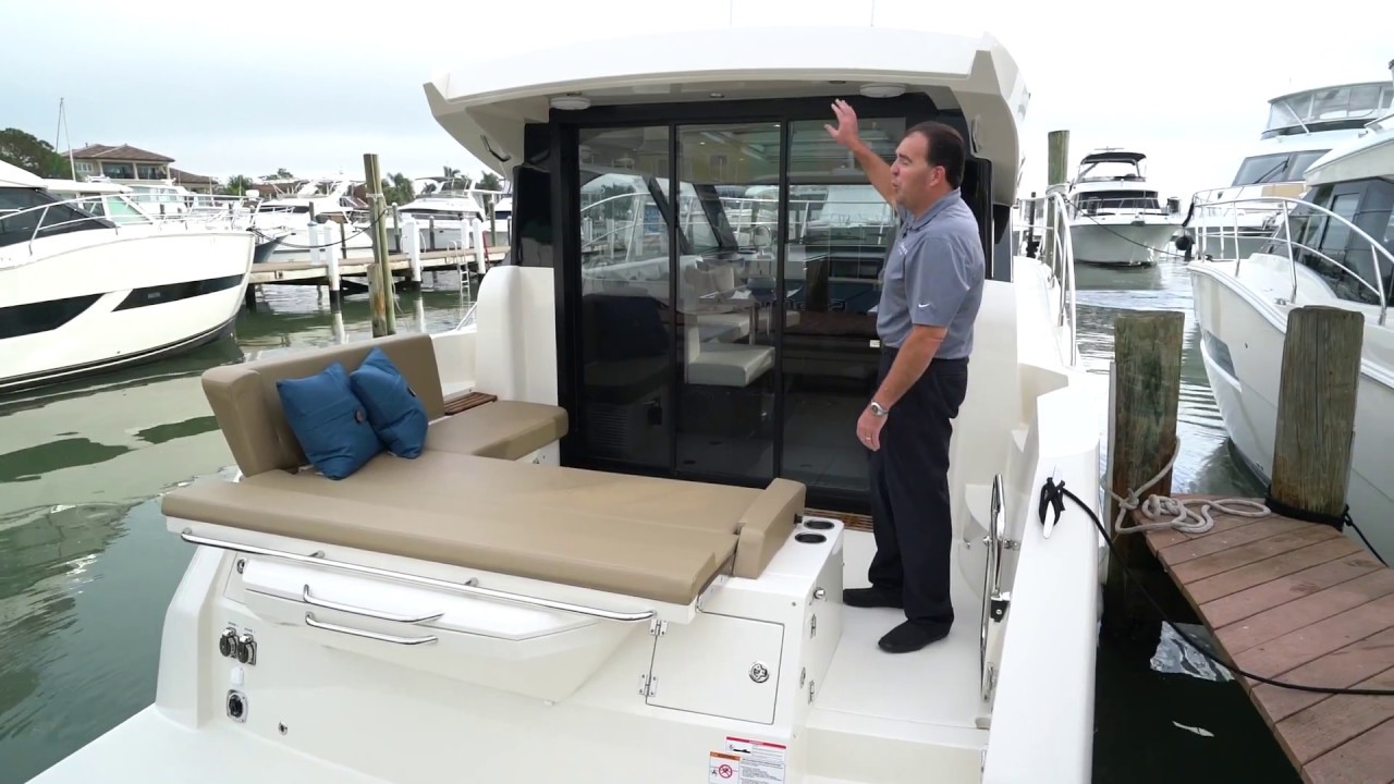 Carver Yachts C34 Coupe Walk Thru