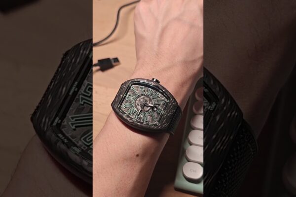 Franck muller vanguard krypton v45 carbon este unul dintre cele mai unice ceasuri din lumea ceasurilor