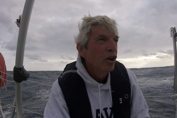 Ep 9 Navigație cu o singură mână către Azore: Blue Water Ops și Risk Management