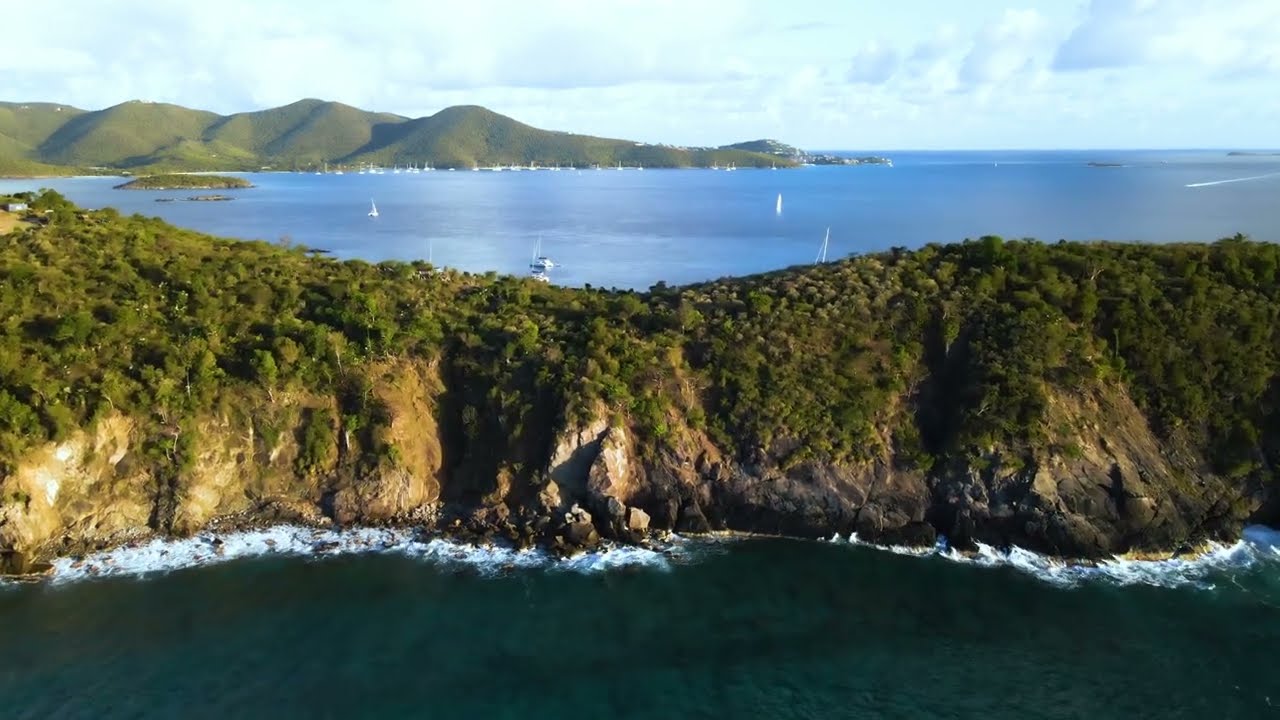 LUNA Yacht Charter: evadarea dvs. personalizată all-inclusive în Insulele Virgine!