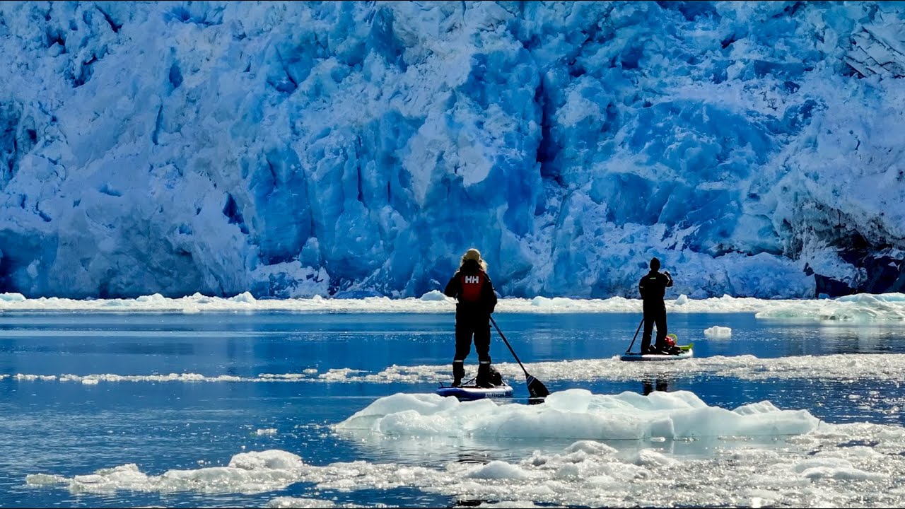 Navigare în Alaska: Paddleboarding la un ghețar uriaș de fătare!