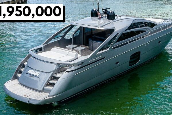 SUPER RAPID 1,95 M $ 2015 Pershing 70' Luxury Yacht Tour 💨🤯